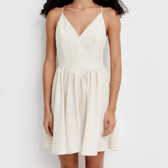 NWT H&M Elegant Cream Spaghetti Strap Dress size Medium linen blend - Picture 2 of 13